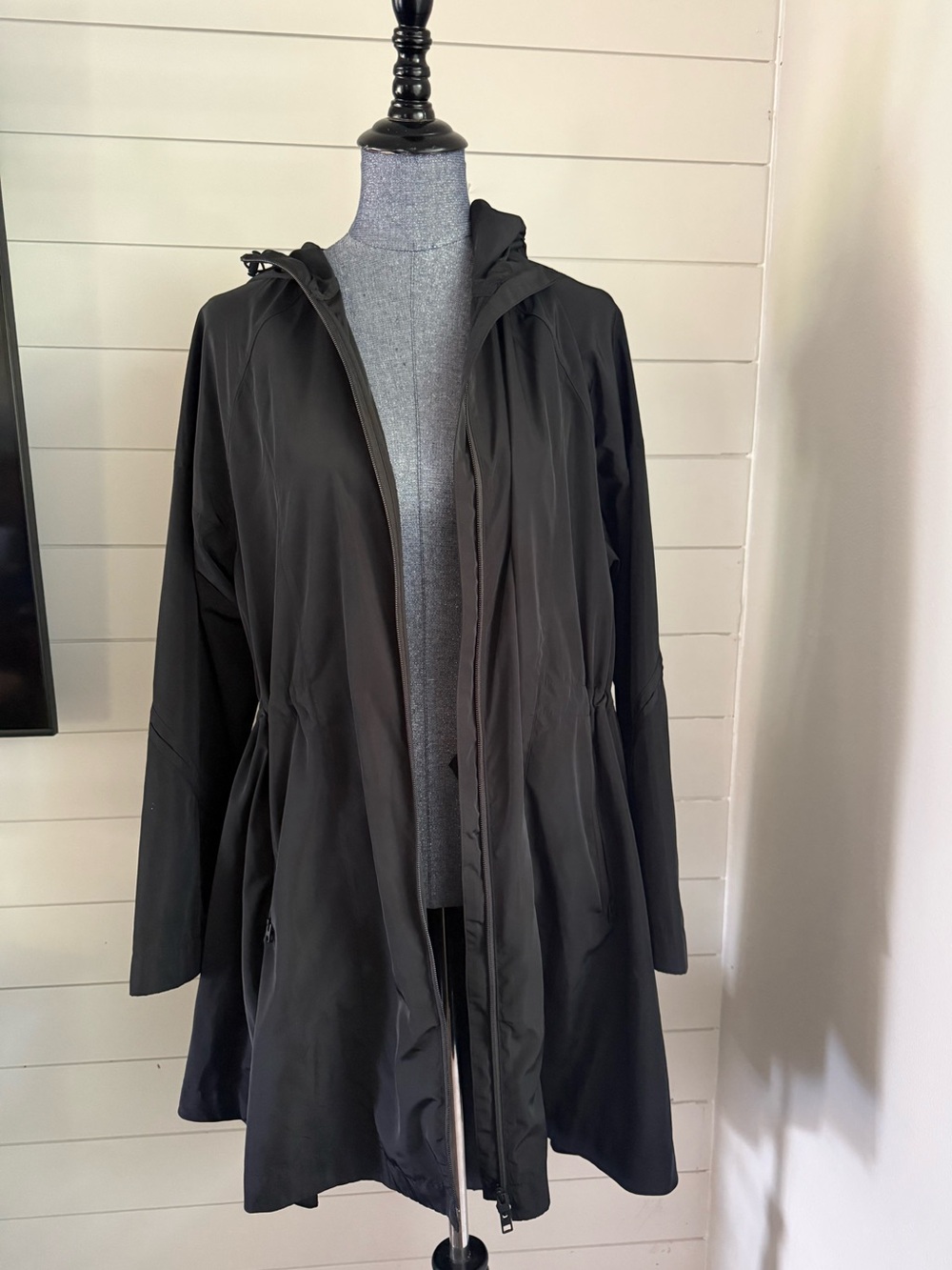 Athleta Women’s Solar Wind & Rain Anorak Jacket - Picture 5 of 10